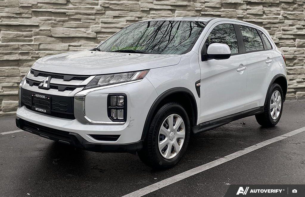 2023 Mitsubishi RVR SE